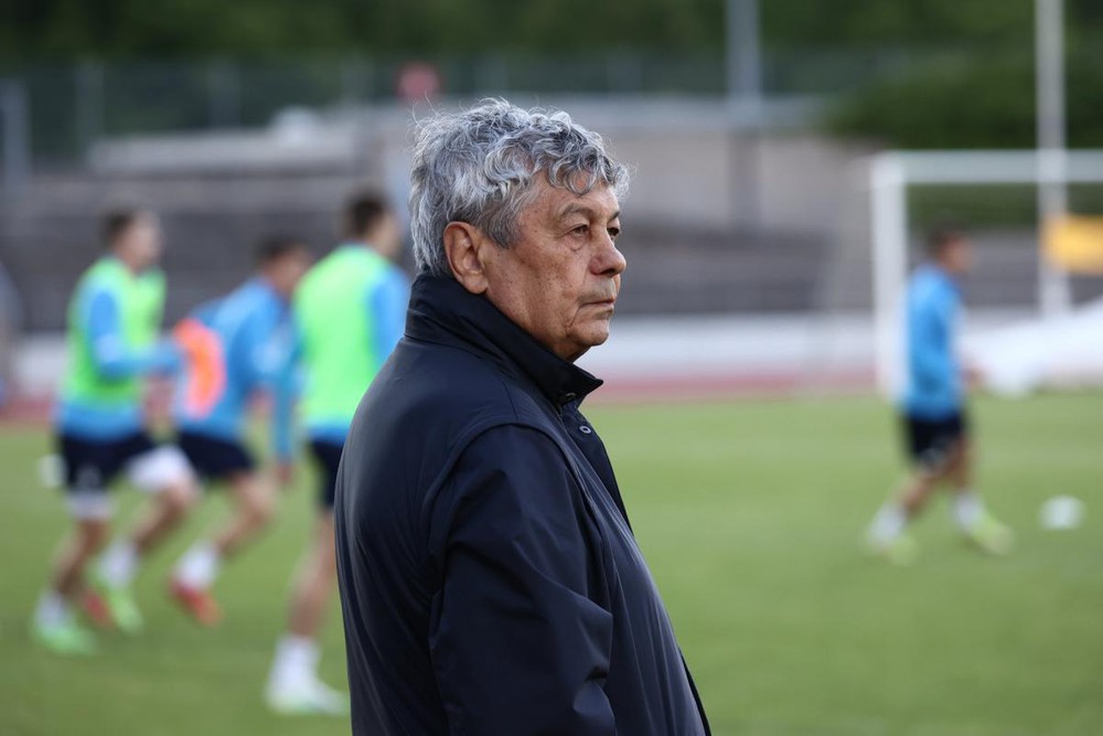 HLV 80 tuổi đột quỵ ba ngày sau cú sốc bị loại khỏi World Cup 2026 - Ảnh 1.