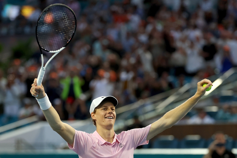 Sinner lập hàng loạt kỷ lục khó tin khi hoàn tất 'Sunshine Double', áp sát vị trí số 1 của Alcaraz - Ảnh 3.