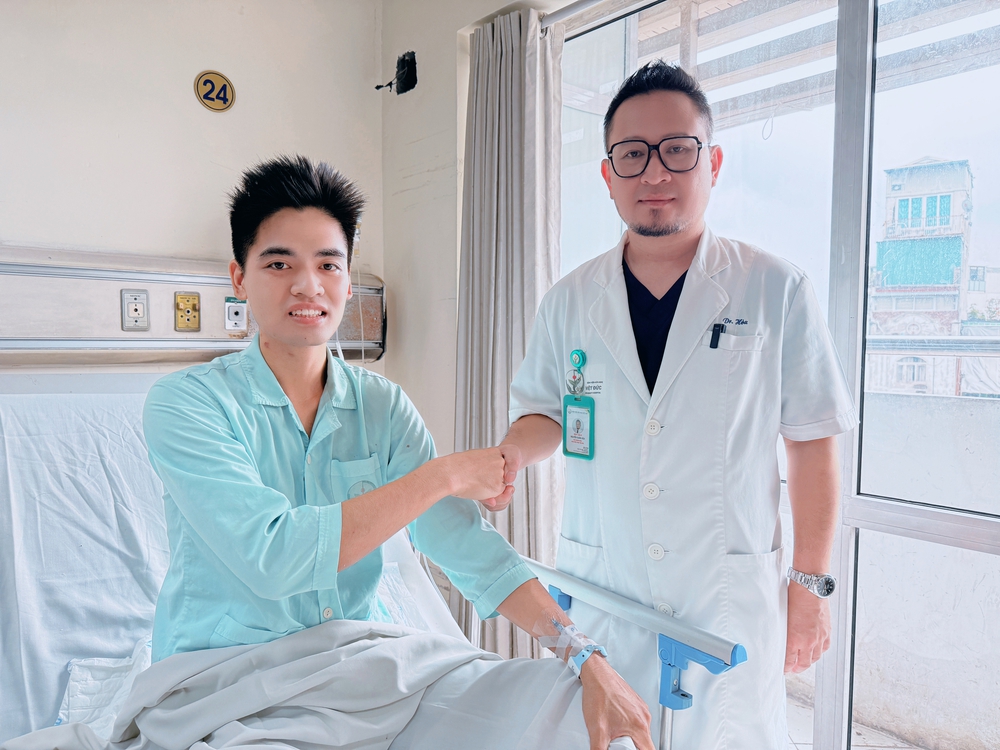 Bệnh viện Hữu nghị Việt Đức: Ghép thận tự thân cứu sống bệnh nhân đứt rời cuống thận - Ảnh 4.