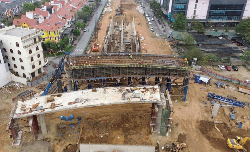 Hà Nội: Đẩy nhanh tiến độ dự án nút giao khác mức vành đai 3,5 với Đại lộ Thăng Long - Ảnh 1.