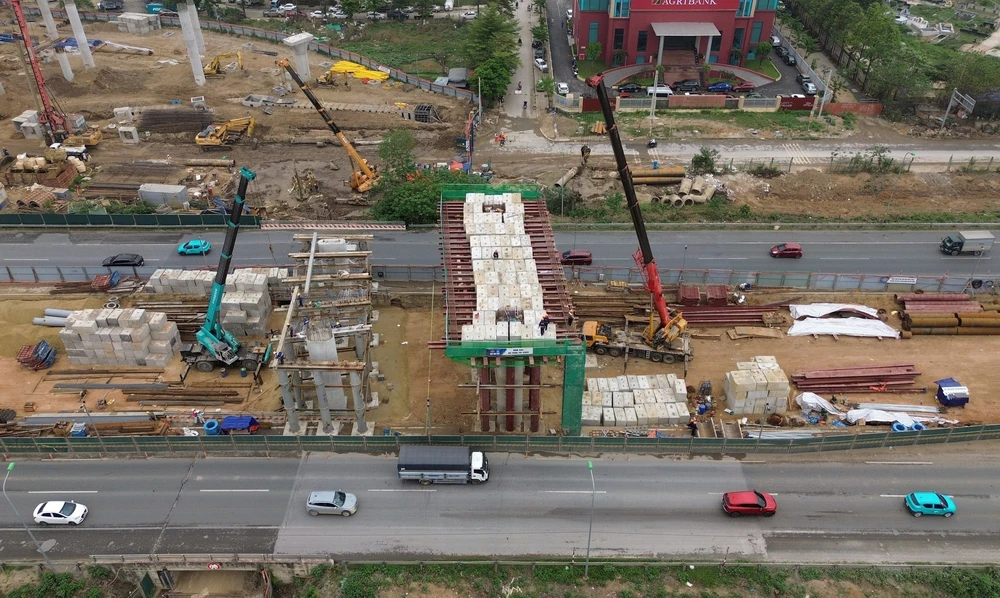 Hà Nội: Đẩy nhanh tiến độ dự án nút giao khác mức vành đai 3,5 với Đại lộ Thăng Long - Ảnh 4.