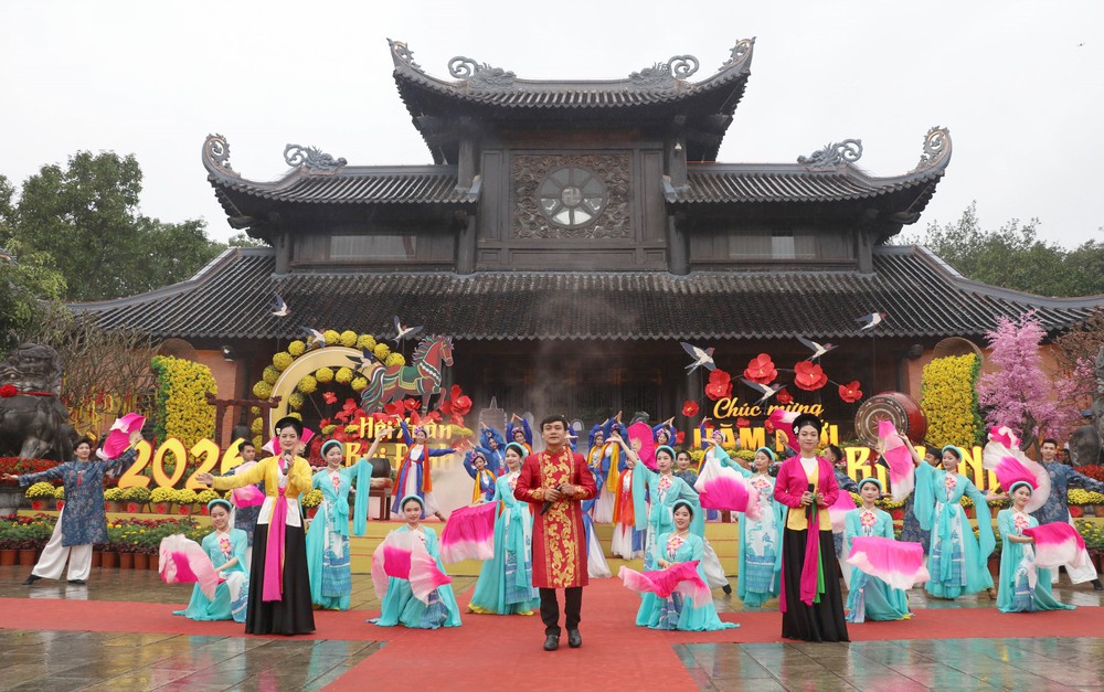 Kích cầu du lịch bền vững từ "mạch ngầm" văn hóa ở cố đô Ninh Bình - Ảnh 1.