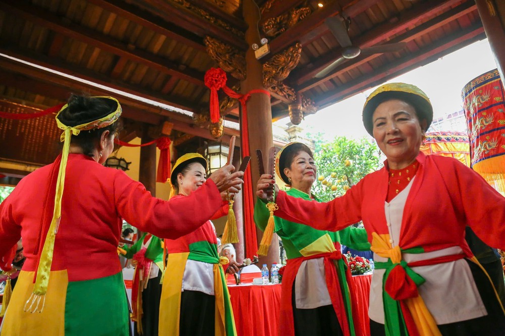Lễ hội truyền thống Di tích Quốc gia đặc biệt đền Bạch Mã - Ảnh 9.