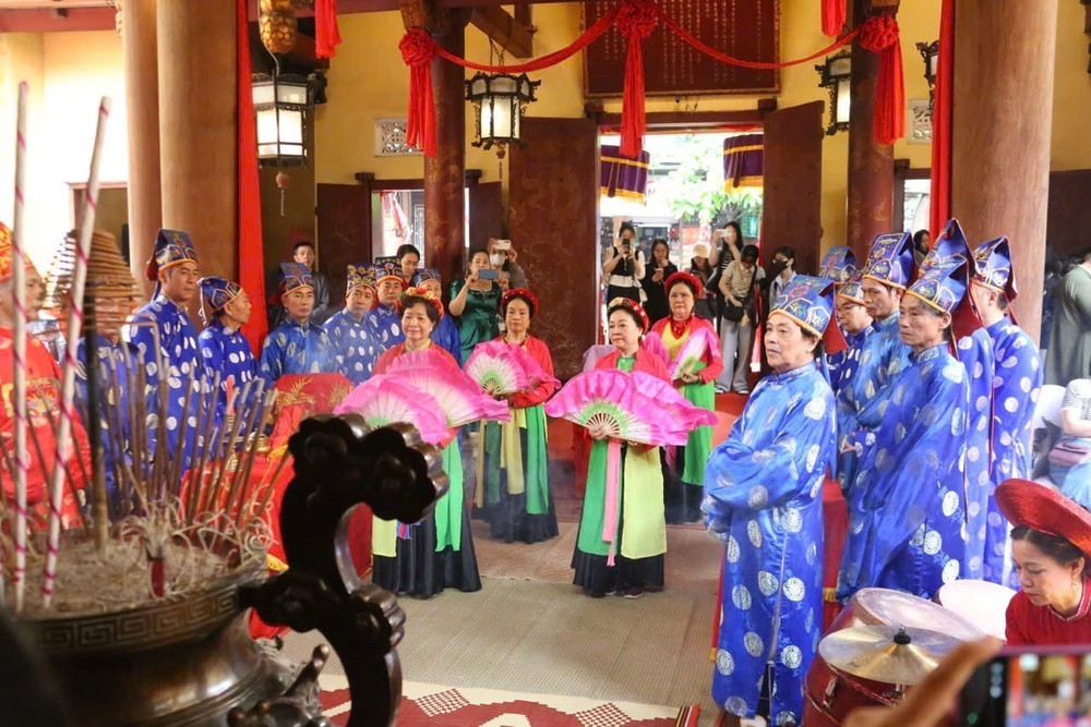 Lễ hội truyền thống Di tích Quốc gia đặc biệt đền Bạch Mã - Ảnh 7.