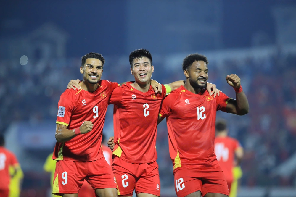 ĐT Việt Nam đi vào lịch sử với kỳ tích toàn thắng 6 trận vòng loại Asian Cup 2027 - Ảnh 2. ĐT Việt Nam đi vào lịch sử với kỳ tích toàn thắng 6 trận vòng loại Asian Cup 2027 - Ảnh 2.