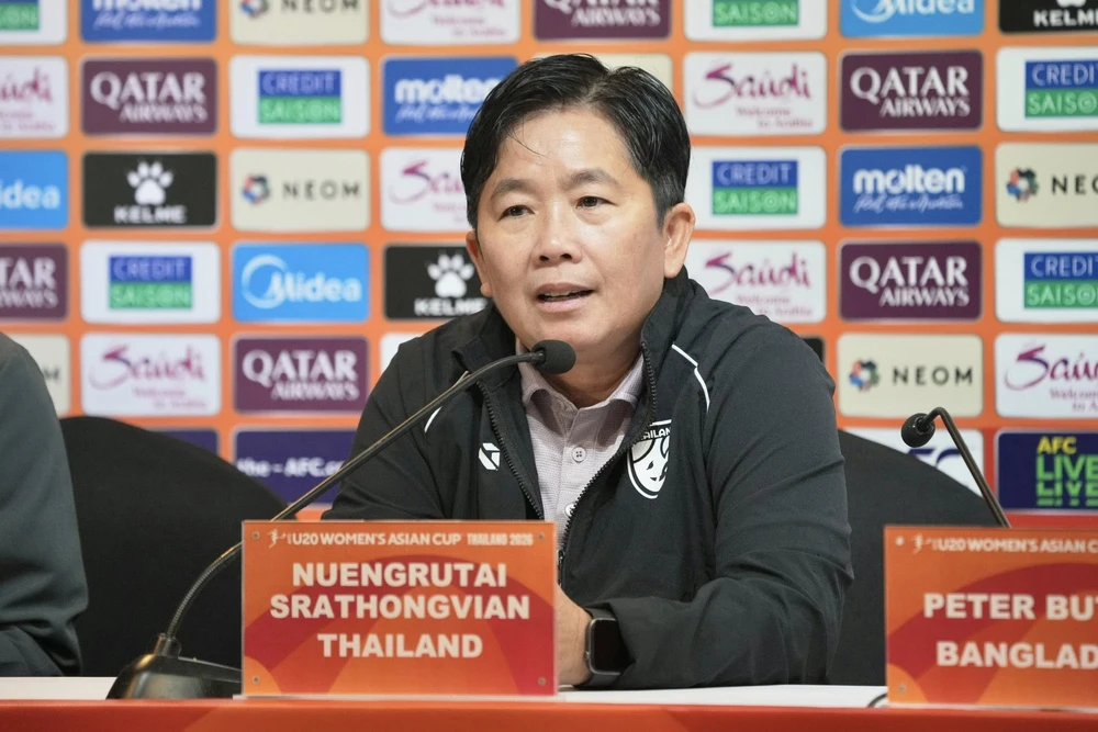 HLV Thái Lan tự tin trước khi gặp U20 Việt Nam - Ảnh 1.