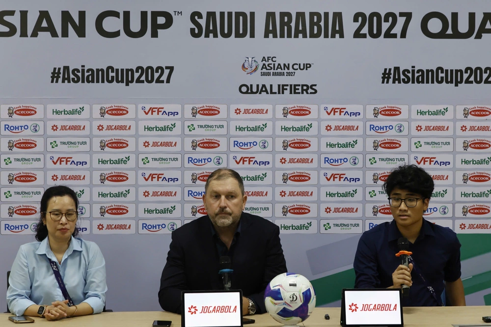 HLV Peter Cklamovski tự hào về các cầu thủ Malaysia - Ảnh 1.