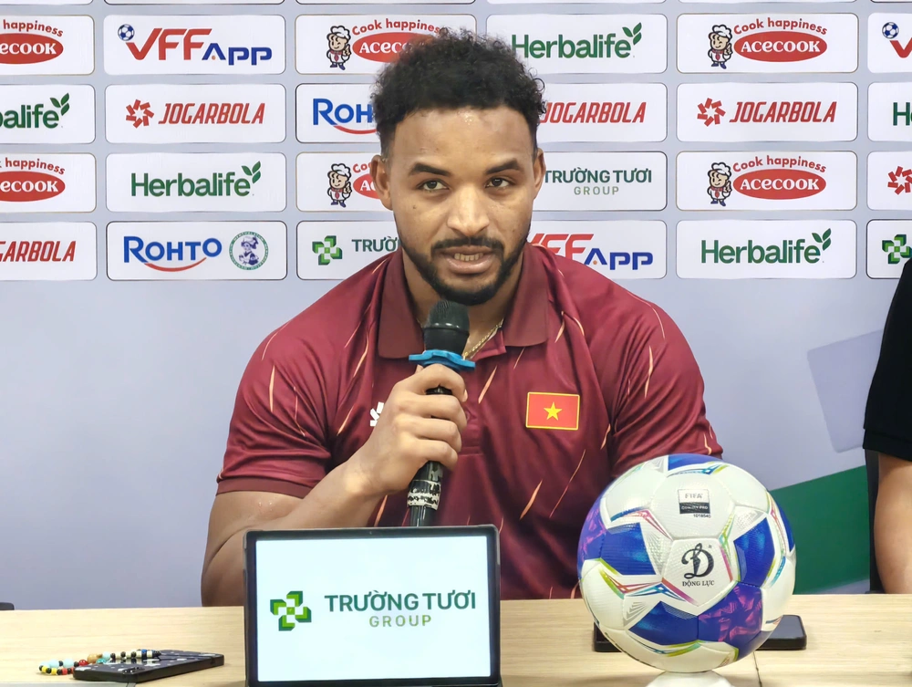 Cầu thủ xuất sắc nhất Xuân Son: 'Trong mọi hoàn cảnh tôi luôn hết mình' - Ảnh 1. Cầu thủ xuất sắc nhất Xuân Son: 'Trong mọi hoàn cảnh tôi luôn hết mình' - Ảnh 1.