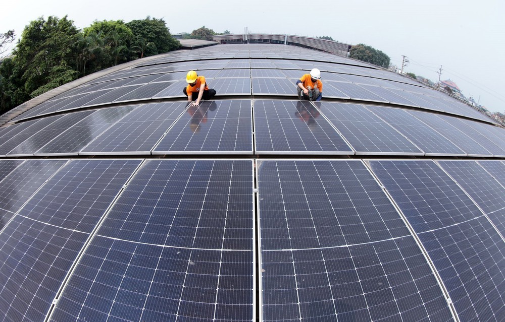 Chỉ thị của Thủ tướng về tăng cường thực thi tiết kiệm điện và phát triển điện mặt trời mái nhà - Ảnh 2.