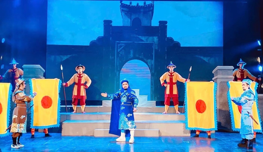 Sân khấu truyền thống giữa lòng đô thị: Hành trình "hồi sinh" di sản Việt - Ảnh 6. Sân khấu truyền thống giữa lòng đô thị: Hành trình "hồi sinh" di sản Việt - Ảnh 6.