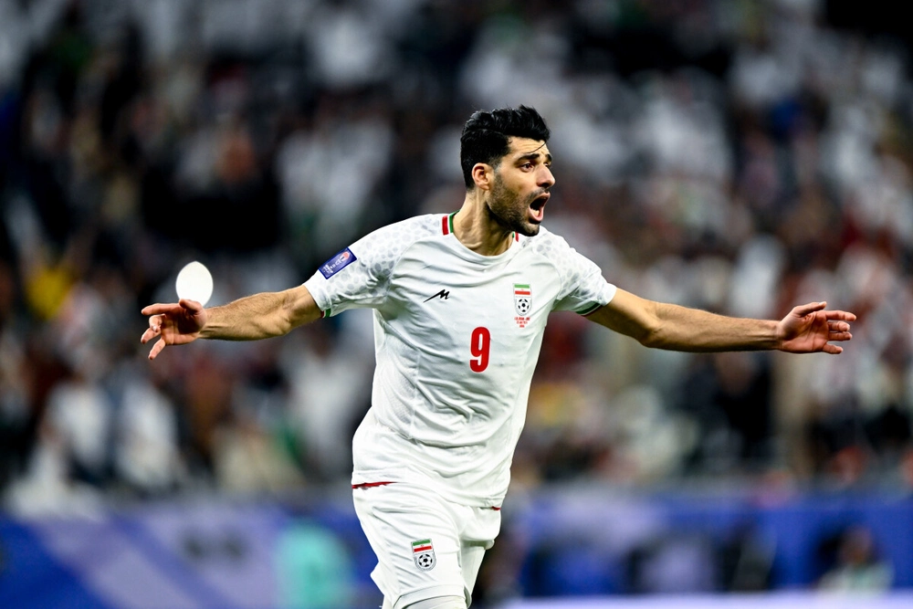 Người đại diện của Taremi bác bỏ tin đồn cầu thủ Iran muốn gia nhập quân đội, khẳng định là "tin giả" - Ảnh 1. Người đại diện của Taremi bác bỏ tin đồn cầu thủ Iran muốn gia nhập quân đội, khẳng định là "tin giả" - Ảnh 1.