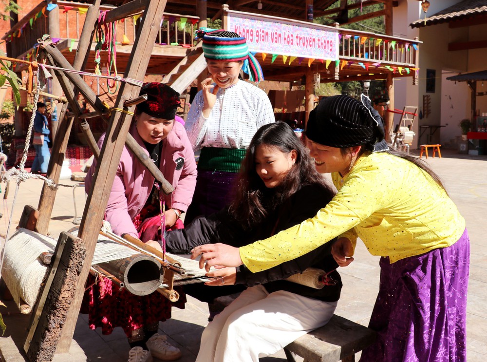 "Kinh tế di sản" nhìn từ lễ hội (Kỳ 4): Hướng tới con đường phát triển bền vững - Ảnh 2.