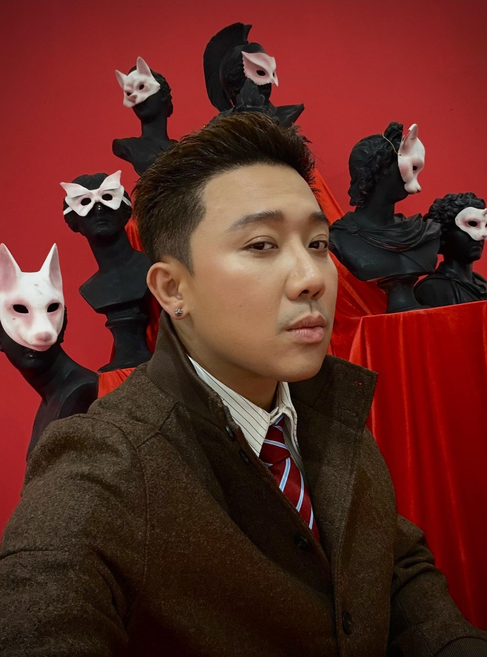 Doanh thu phim Tết 2026 bùng nổ: Trấn Thành lập đỉnh với 400 tỷ, Trường Giang giữ phong độ vững vàng - Ảnh 1. Doanh thu phim Tết 2026 bùng nổ: Trấn Thành lập đỉnh với 400 tỷ, Trường Giang giữ phong độ vững vàng - Ảnh 1.