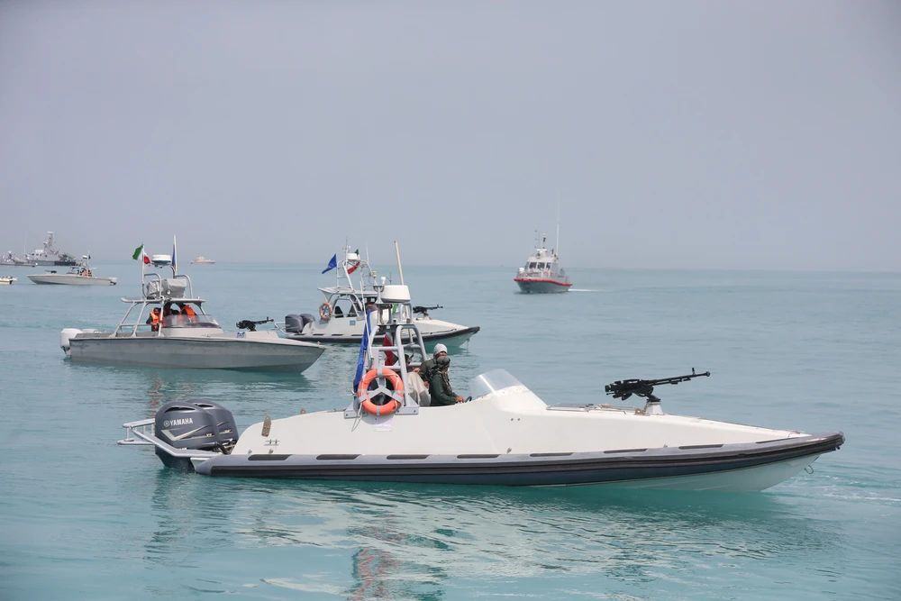 Xung đột tại Trung Đông: Hệ lụy đối với chuỗi cung ứng, lạm phát và triển vọng tăng trưởng toàn cầu - Ảnh 2.