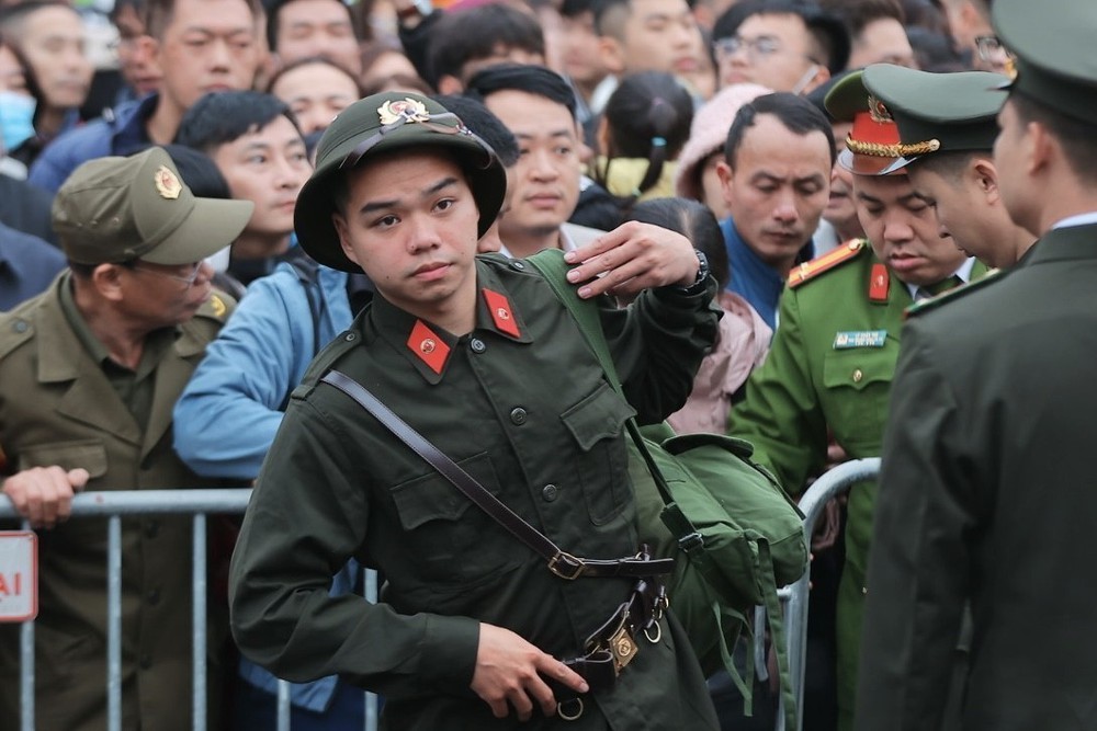 Thanh niên Thủ đô hăng hái lên đường nhập ngũ - Ảnh 5. Thanh niên Thủ đô hăng hái lên đường nhập ngũ - Ảnh 5.