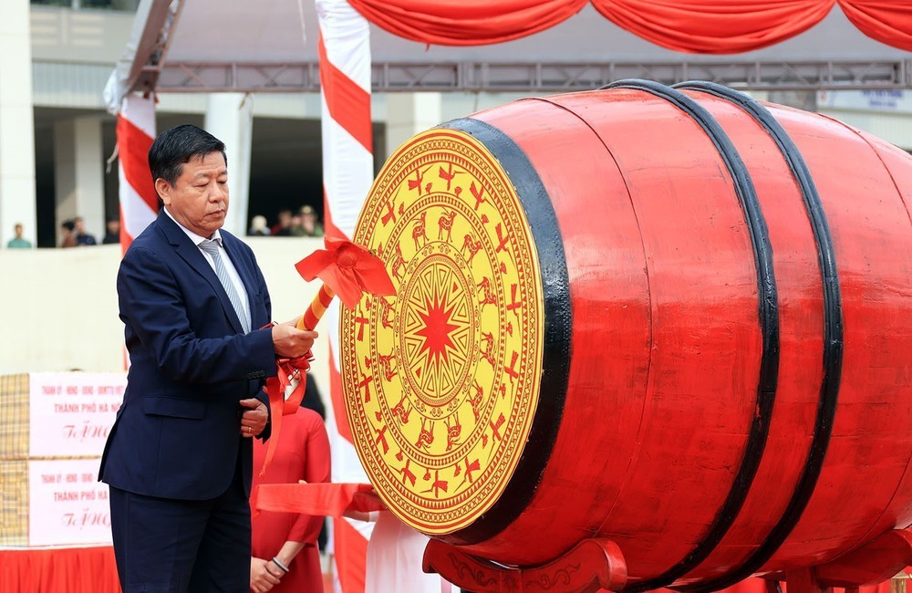 Thanh niên Thủ đô hăng hái lên đường nhập ngũ - Ảnh 2. Thanh niên Thủ đô hăng hái lên đường nhập ngũ - Ảnh 2.