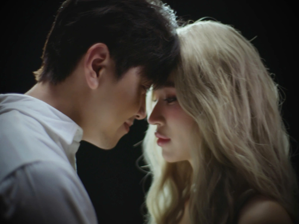 DJ Tít ra mắt bản pop ballad đầu tiên, đóng MV cùng ông xã - Ảnh 3.