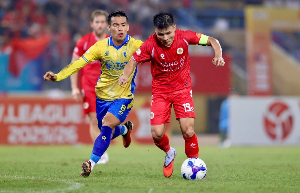 Vòng 15 LPBank V-League 2025/26: CAHN dễ khiến Hà Nội FC “tung cờ trắng”  - Ảnh 1.