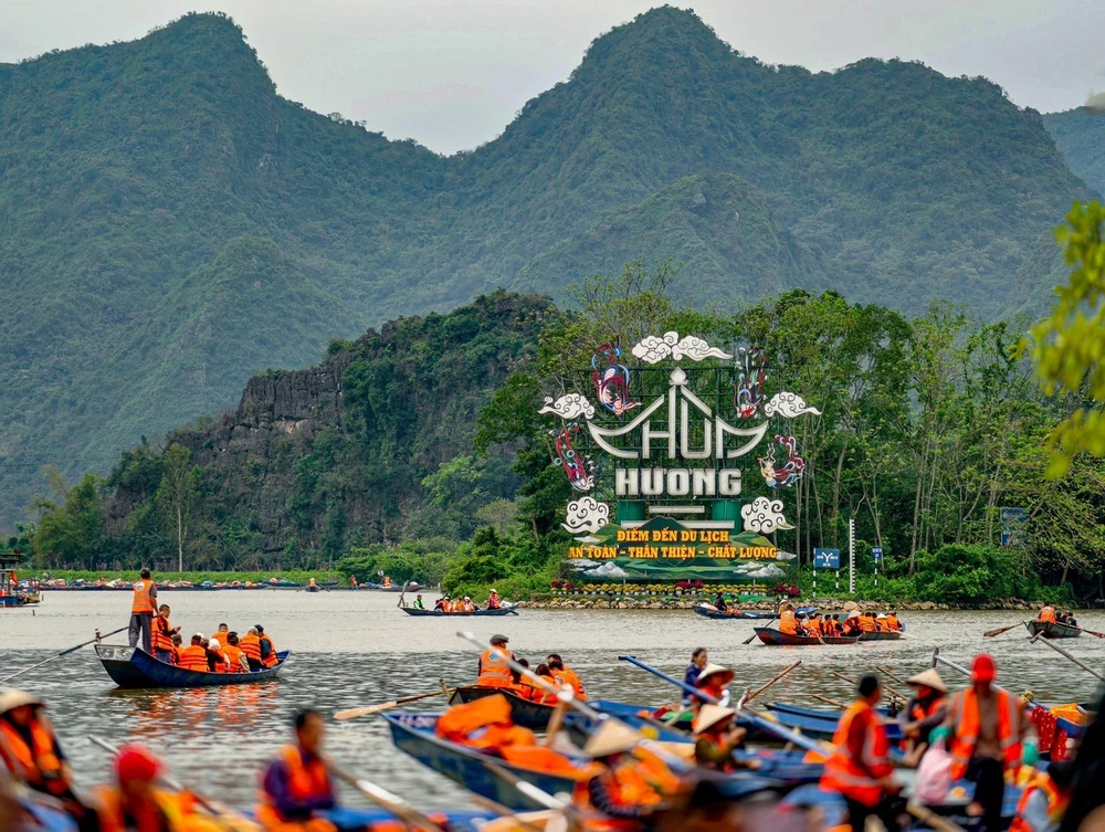 Kiểm soát giao thông từ bãi xe đến Suối Yến mùa Lễ hội Chùa Hương - Ảnh 5.