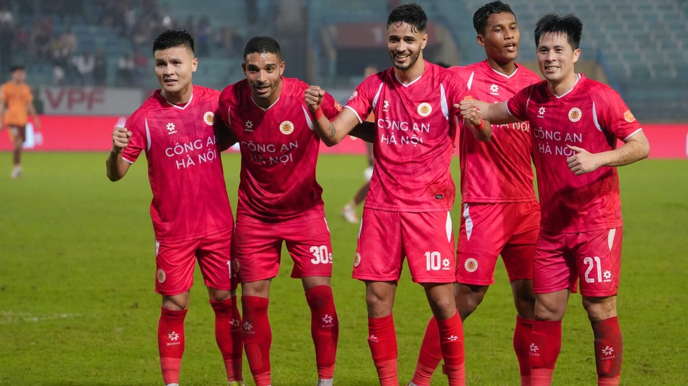 Link xem trực tiếp bóng đá Hà Nội FC vs Công an Hà Nội 19h15 hôm nay, V-League vòng 15 - Ảnh 2. Link xem trực tiếp bóng đá Hà Nội FC vs Công an Hà Nội 19h15 hôm nay, V-League vòng 15 - Ảnh 2.