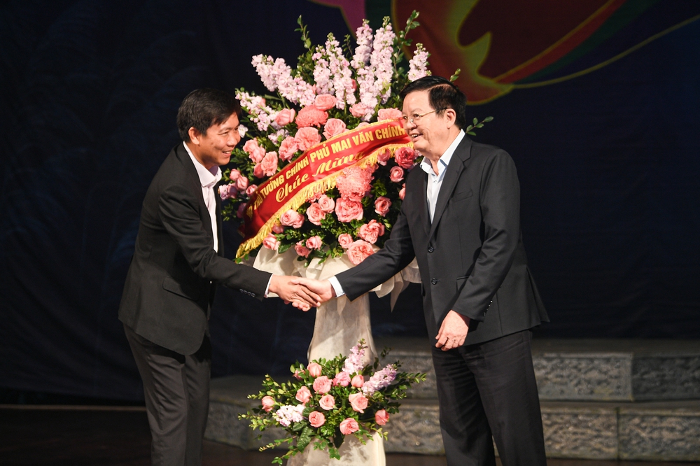 'Đế đô sóng cả' - sức hút của cải lương Nam trên đất Bắc - Ảnh 1.