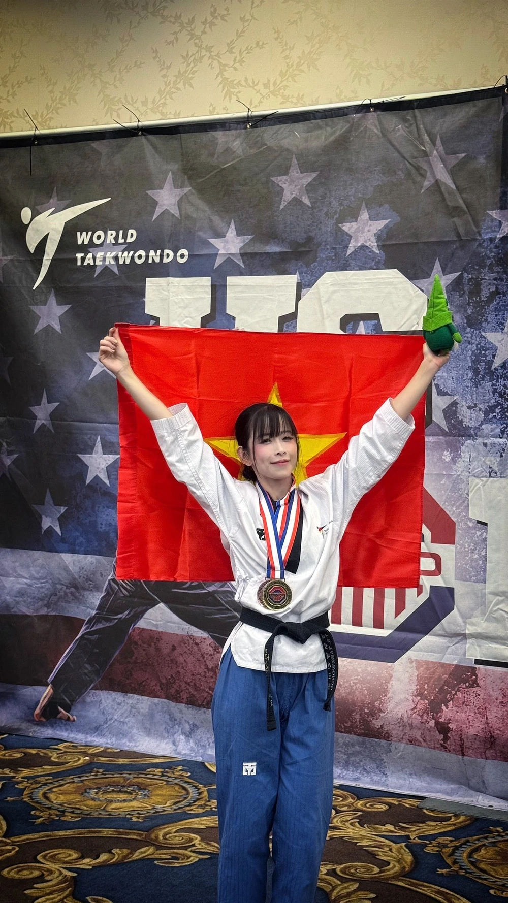 Hoa khôi làng võ Việt Nam giành HCV taekwondo tại Mỹ - Ảnh 1.