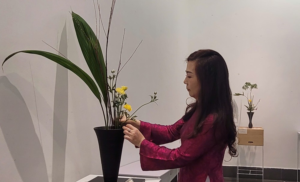 Chiêm ngưỡng nghệ thuật hoa đạo Nhật Bản trong không gian văn hóa Hà Nội - Ảnh 1.