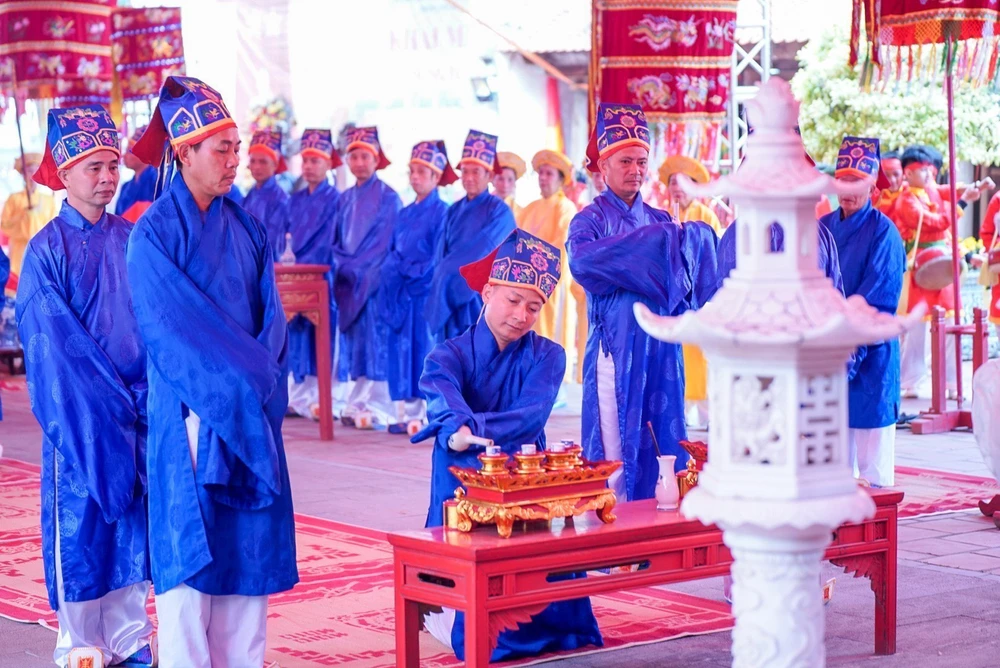 Lan tỏa khát vọng thịnh vượng từ di sản văn hóa "Lễ hội Chử Đồng Tử - Tiên Dung" - Ảnh 15.