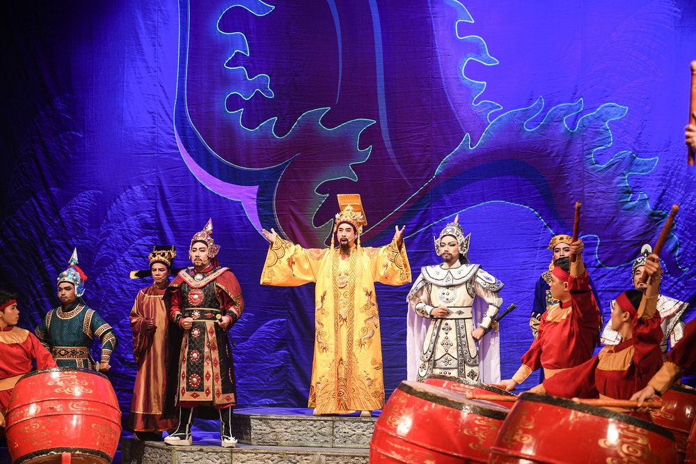 'Đế đô sóng cả' - sức hút của cải lương Nam trên đất Bắc - Ảnh 3.