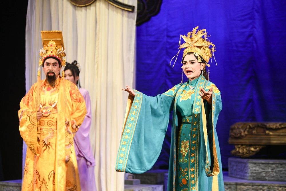 'Đế đô sóng cả' - sức hút của cải lương Nam trên đất Bắc - Ảnh 4.