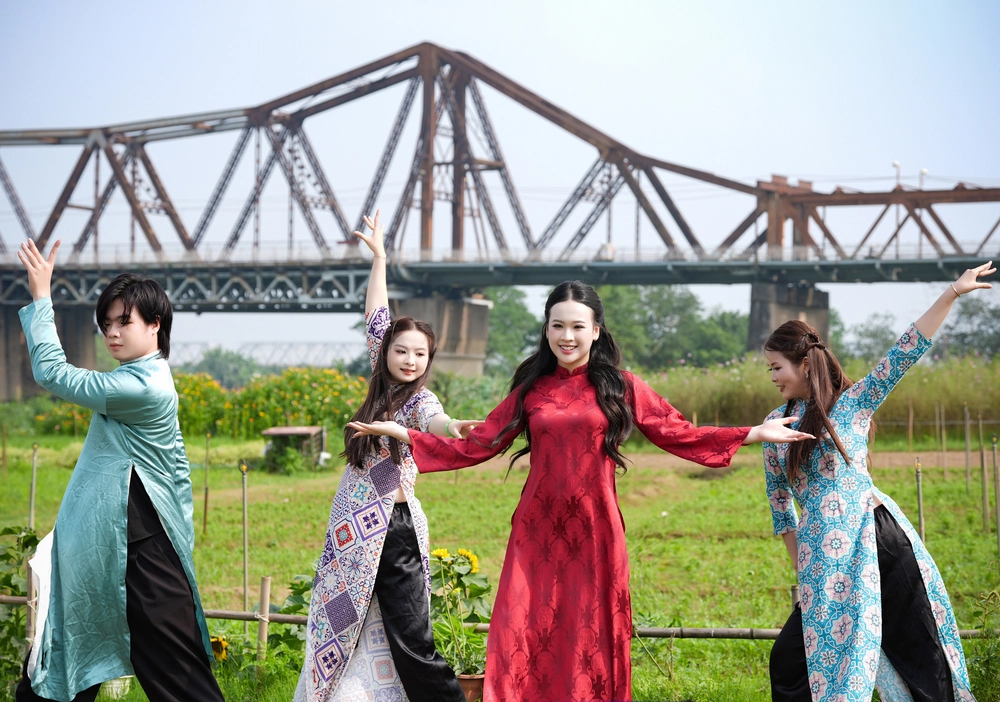 Giải Nhất Tiếng hát Hà Nội 2025 Nguyễn Thụy Hải Anh "Chạm vào giấc mơ" ở tuổi 17 - Ảnh 5.