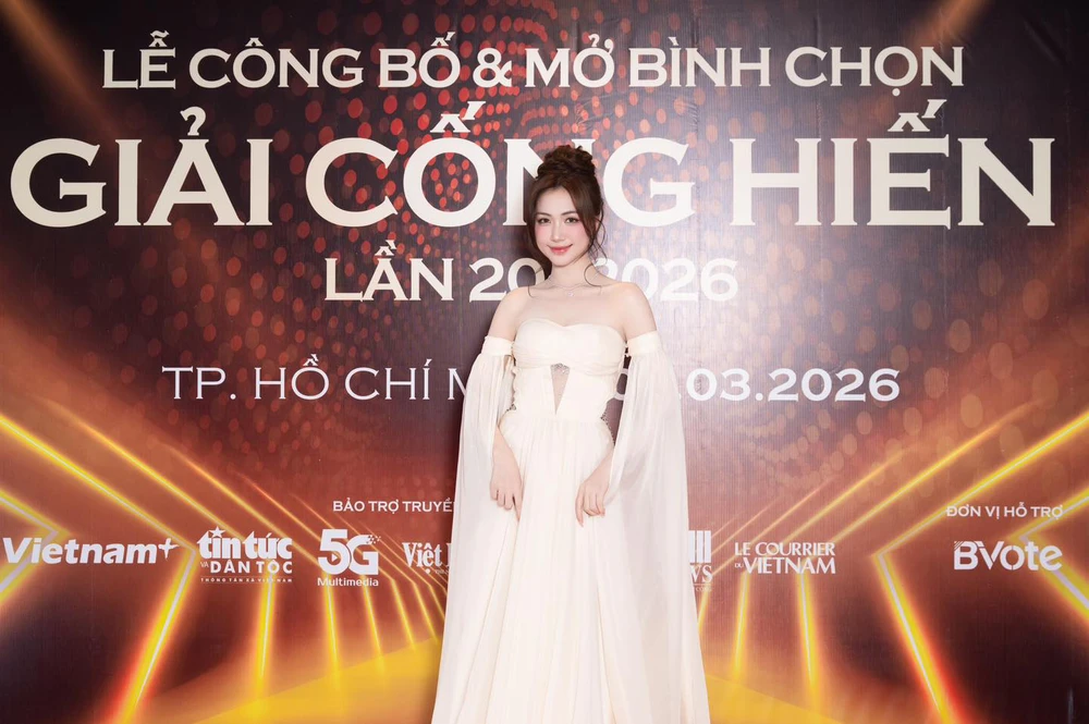 Hòa Minzy công khai tình cảm hậu công bố Giải thưởng Cống hiến - Ảnh 4.