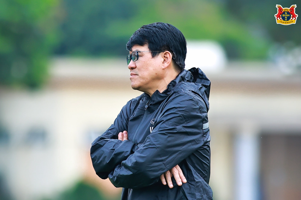 Văn Lâm đối đầu Nguyễn Filip, đất cố đô "nóng" rực - Ảnh 3.