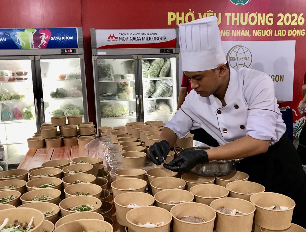 “Phở yêu thương” lần 8: Miễn phí 12.000 suất phở dành cho công nhân, người lao động - Ảnh 1.