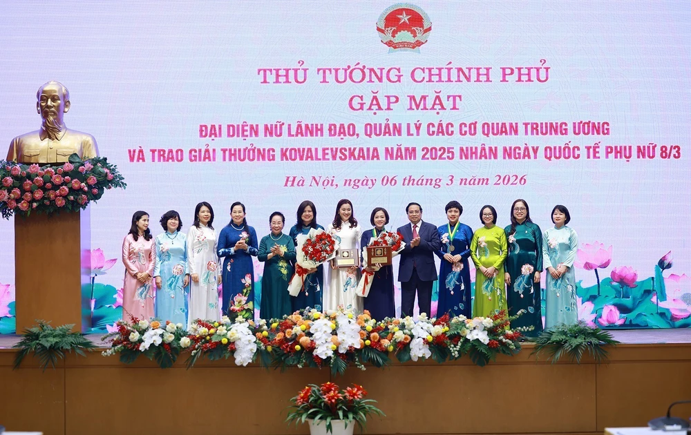 Ngày Quốc tế Phụ nữ 8/3: Xây dựng hình ảnh người phụ nữ Việt Nam thời đại mới tự tin, trách nhiệm, nhân ái và sáng tạo - Ảnh 3.