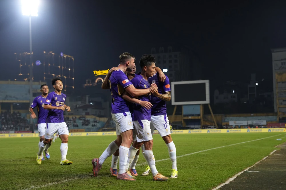 Hoàng Hên lập cú đúp, Hà Nội FC đánh bại CAHN trong trận derby thủ đô ở V-League - Ảnh 3. Hoàng Hên lập cú đúp, Hà Nội FC đánh bại CAHN trong trận derby thủ đô ở V-League - Ảnh 3.