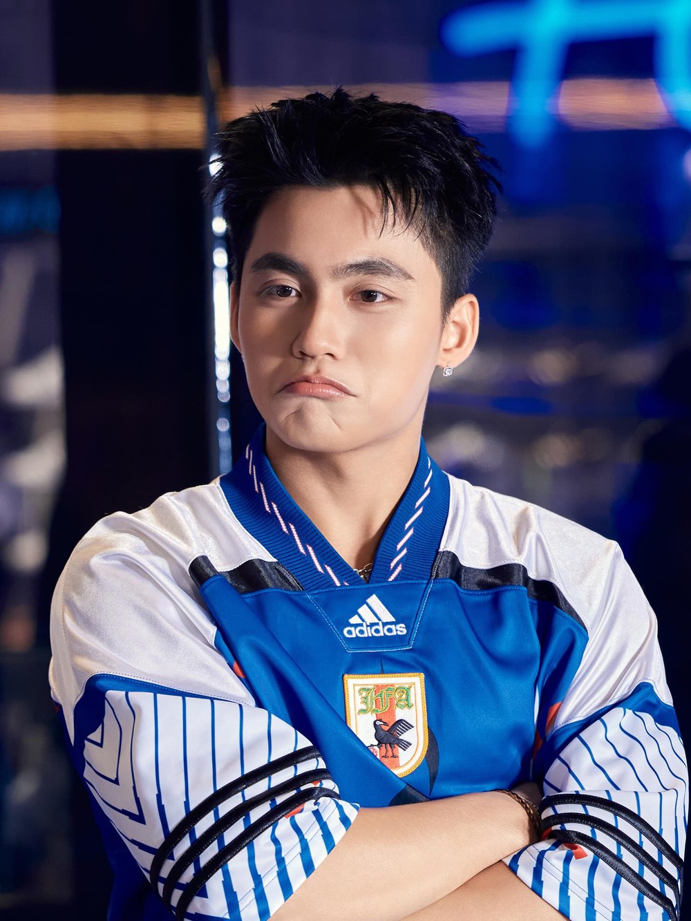 Ca sĩ MONO thu hút sự chú ý của khán giả GenZ tại Hà Nội - Ảnh 1.