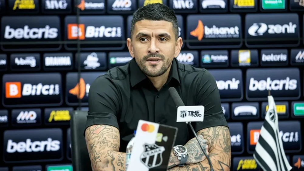 Jose Mourinho nổi giận sau khi bị đối thủ gọi là 'kẻ phản bội' - Ảnh 2. Jose Mourinho nổi giận sau khi bị đối thủ gọi là 'kẻ phản bội' - Ảnh 2.