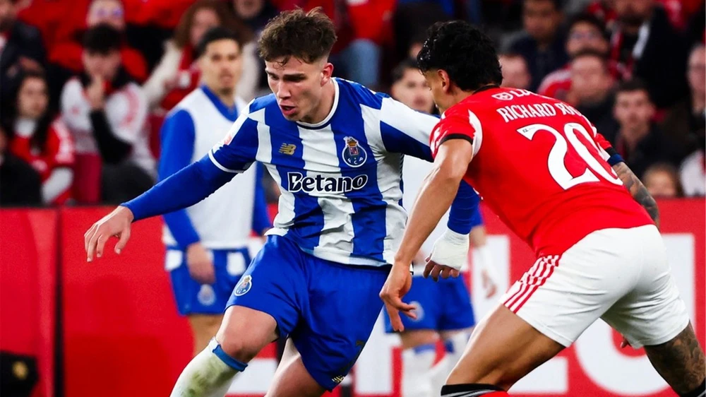 Jose Mourinho nổi giận sau khi bị đối thủ gọi là 'kẻ phản bội' - Ảnh 4. Jose Mourinho nổi giận sau khi bị đối thủ gọi là 'kẻ phản bội' - Ảnh 4.