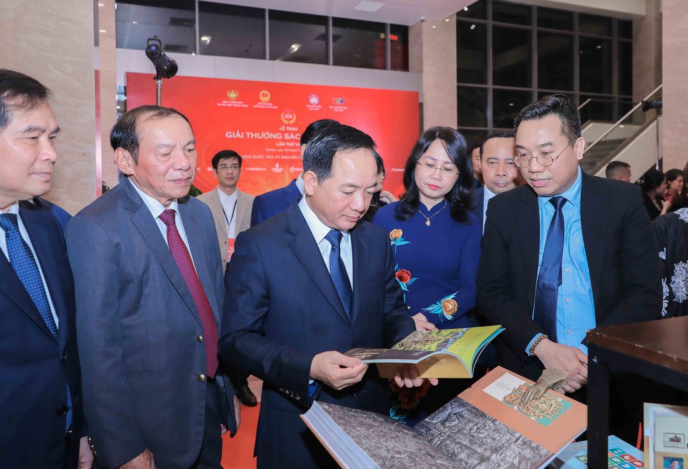 Toàn văn phát biểu của đồng chí Trịnh Văn Quyết Lễ trao Giải thưởng Sách Quốc gia lần thứ VIII - Ảnh 2.