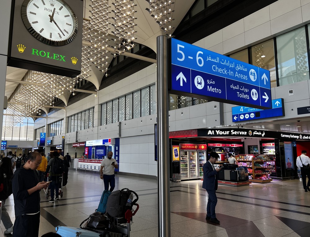 Xung đột tại Trung Đông: Các sân bay ở UAE nối lại hoạt động một phần - Ảnh 4.