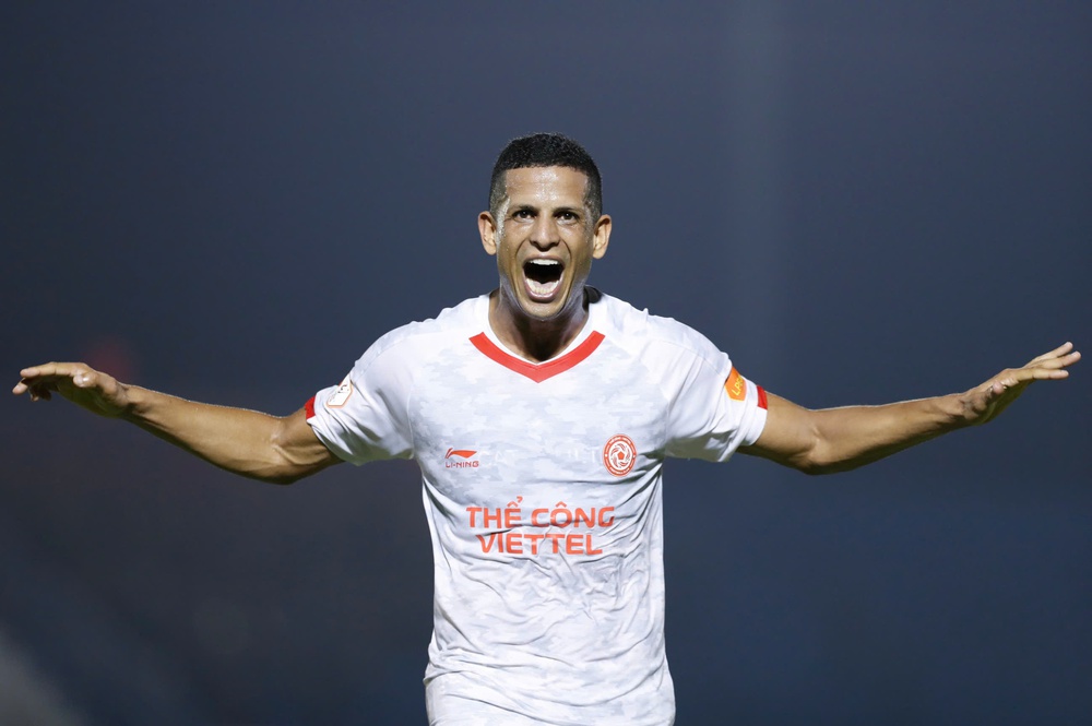 LPBank V-League 2025/2026 sau vòng 15: Đầu đông đuôi chật - Ảnh 1.