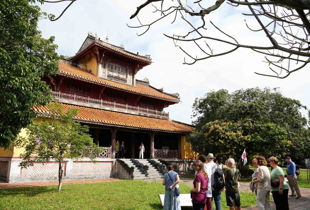 Hiển Lâm Các - công trình cao nhất trong Hoàng Thành Huế - Ảnh 2.