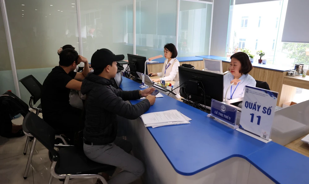 Người dân Thủ đô sắp được xử lý 95% thủ tục hành chính tại nhà - Ảnh 3.