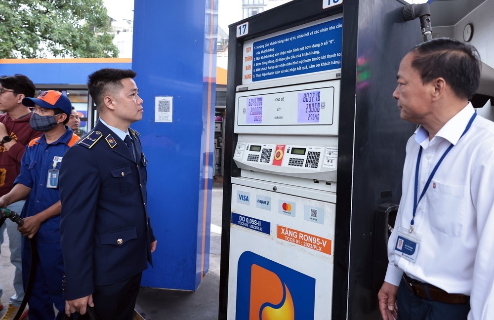 QLTT Hà Nội tăng cường kiểm tra, giám sát hoạt động kinh doanh xăng dầu - Ảnh 3.