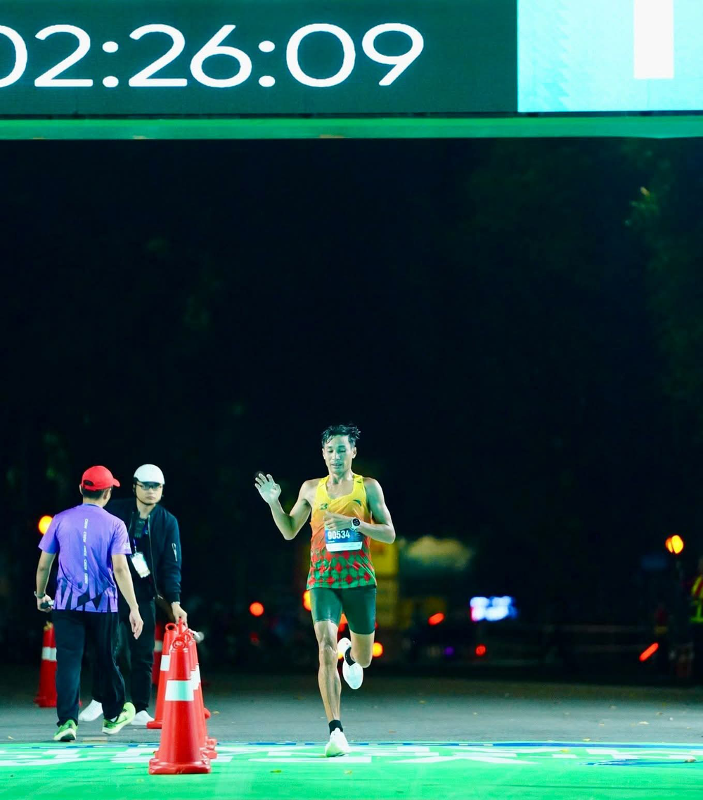 Tượng đài điền kinh Nguyễn Văn Lai giải nghệ ở tuổi 40 - Ảnh 2.