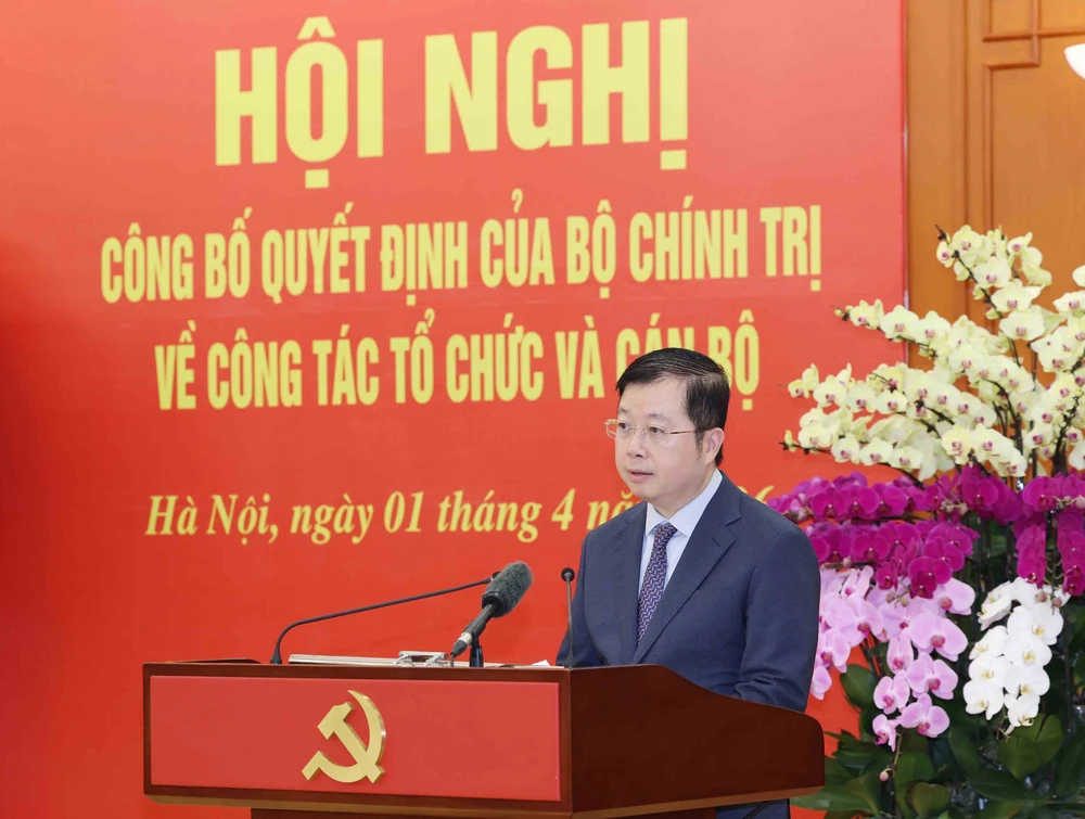 Hội nghị công bố Quyết định của Bộ Chính trị về công tác tổ chức và cán bộ của 5 cơ quan - Ảnh 10. Hội nghị công bố Quyết định của Bộ Chính trị về công tác tổ chức và cán bộ của 5 cơ quan - Ảnh 10.