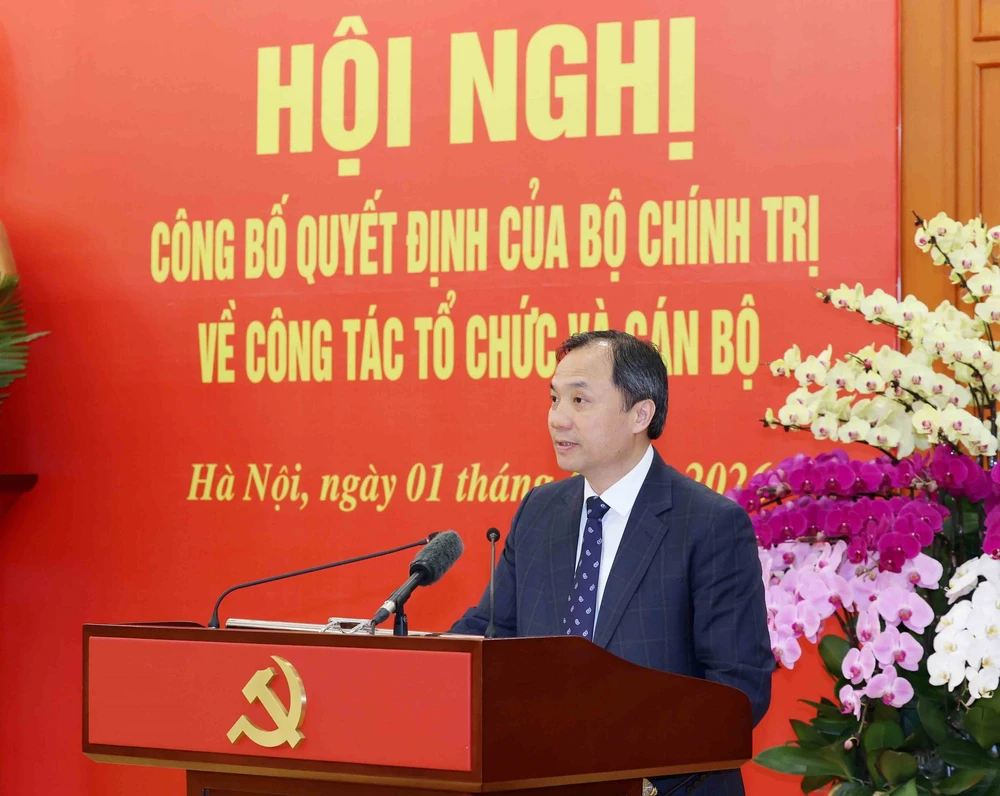 Hội nghị công bố Quyết định của Bộ Chính trị về công tác tổ chức và cán bộ của 5 cơ quan - Ảnh 4. Hội nghị công bố Quyết định của Bộ Chính trị về công tác tổ chức và cán bộ của 5 cơ quan - Ảnh 4.