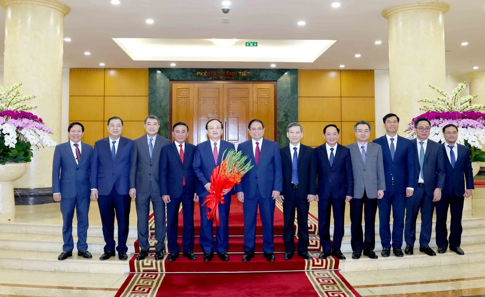 Hội nghị công bố Quyết định của Bộ Chính trị về công tác tổ chức và cán bộ của 5 cơ quan. - Ảnh 3. Hội nghị công bố Quyết định của Bộ Chính trị về công tác tổ chức và cán bộ của 5 cơ quan. - Ảnh 3.