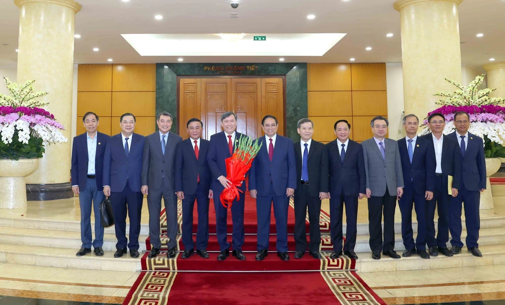 Hội nghị công bố Quyết định của Bộ Chính trị về công tác tổ chức và cán bộ của 5 cơ quan - Ảnh 8. Hội nghị công bố Quyết định của Bộ Chính trị về công tác tổ chức và cán bộ của 5 cơ quan - Ảnh 8.